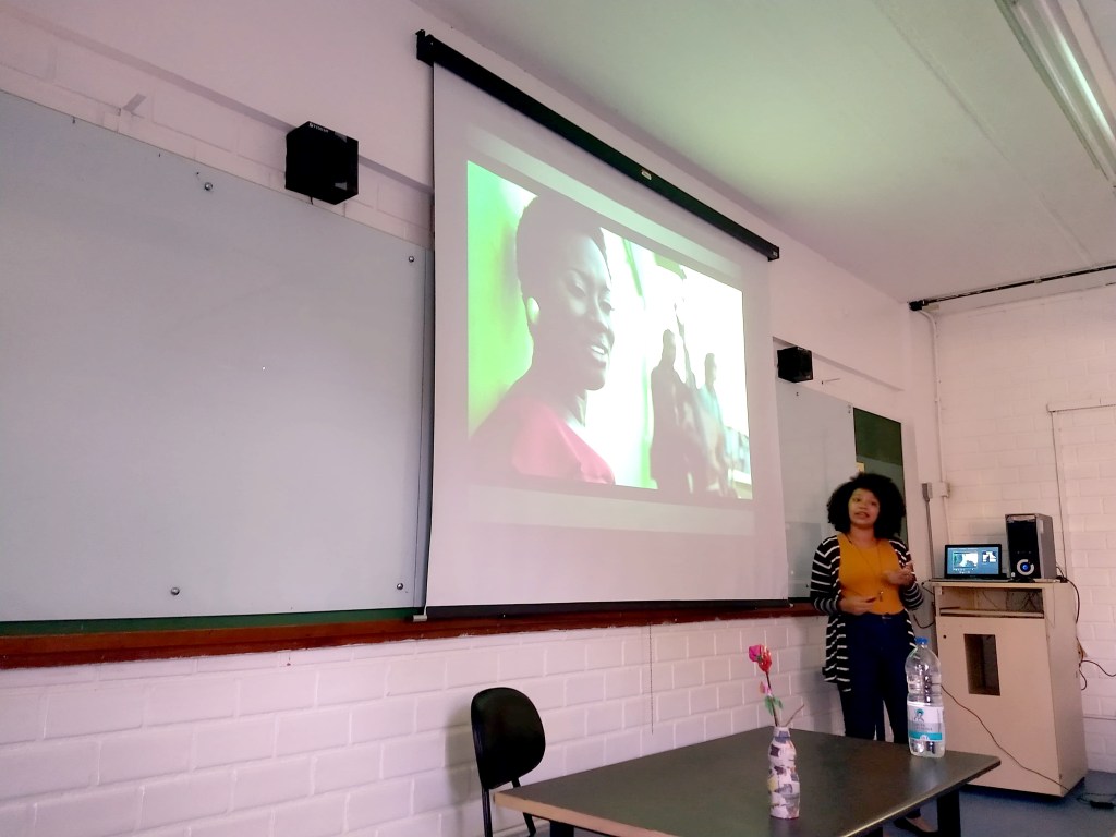 O clipe representa a vida? Confira a entrevista com a pesquisadora Victória&nbsp;Costa