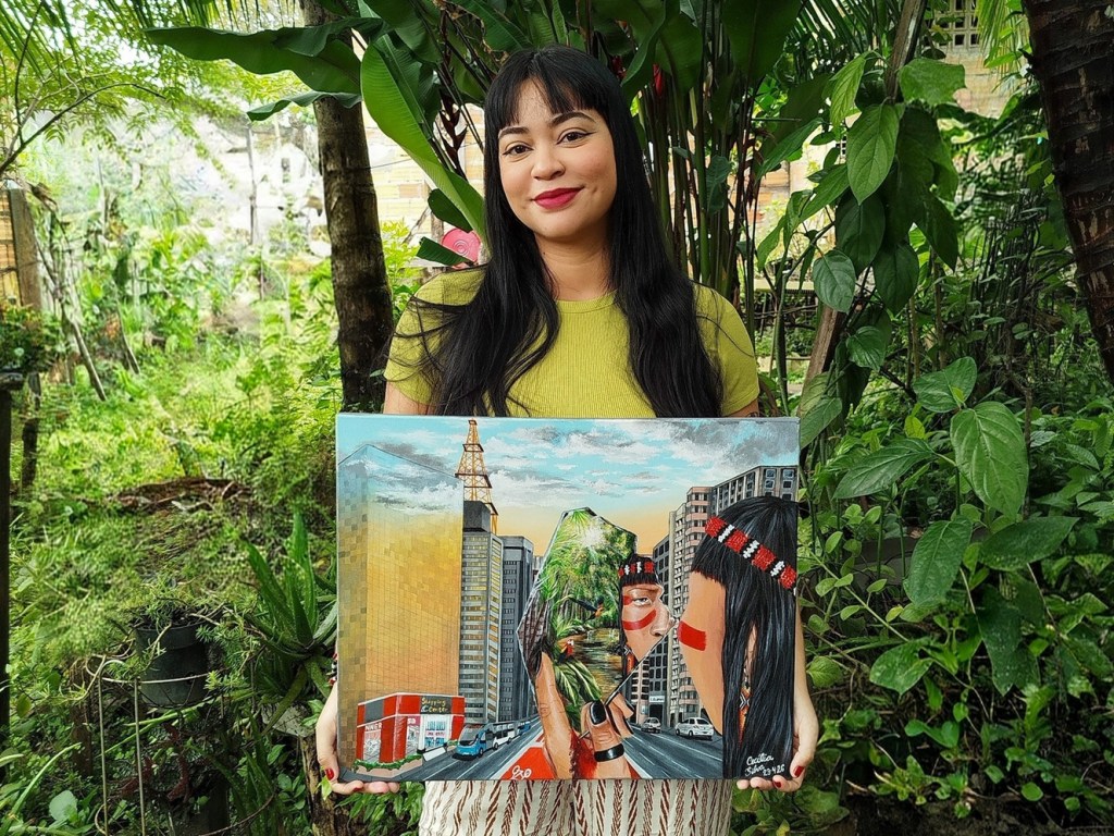 Artista paraense de 22 anos usa espelho partido, mão que sangra e silêncio como linguagem para questionar o apagamento de identidades amazônicas na lógica do progresso ocidental. Foto: Divulgação